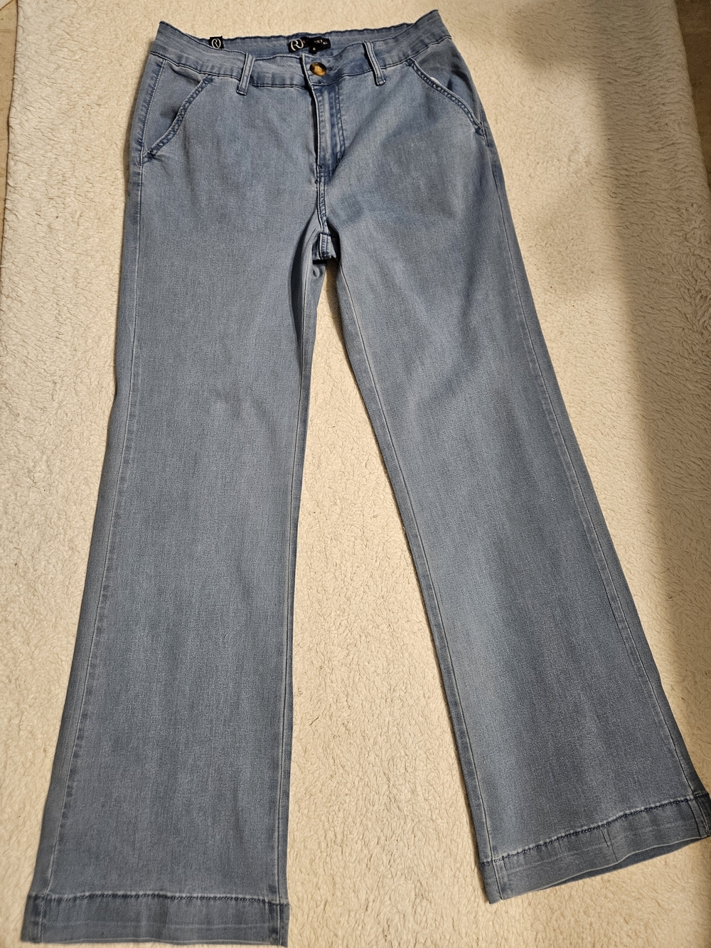 Light Blue Wide-Leg Women's Jeans — Mid Rise Flare